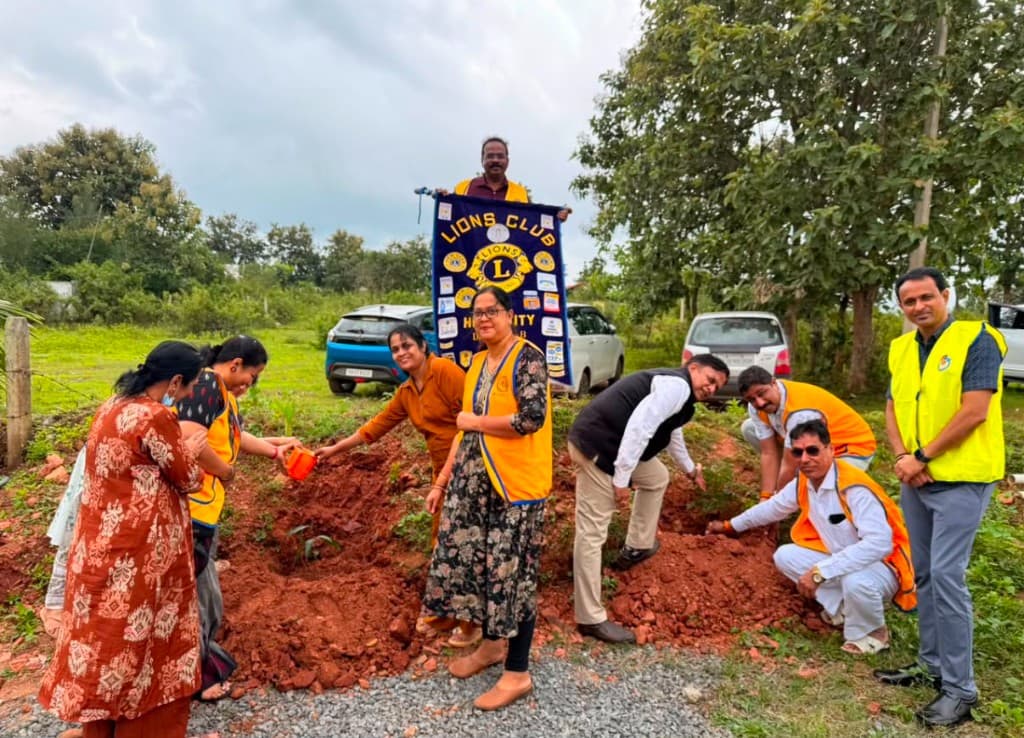 Lions Club Hubli City tree-planting drive
