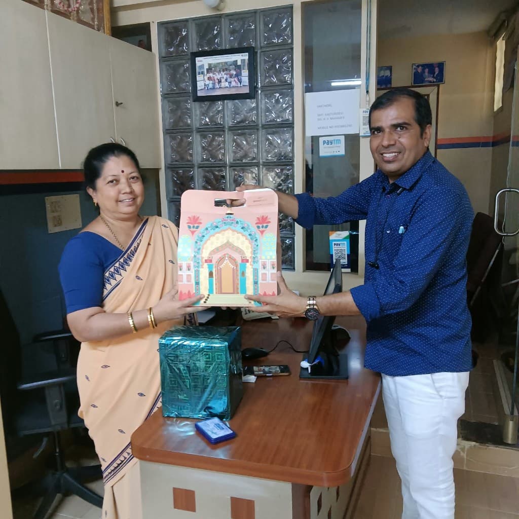 Customer gift at an HP Gas office