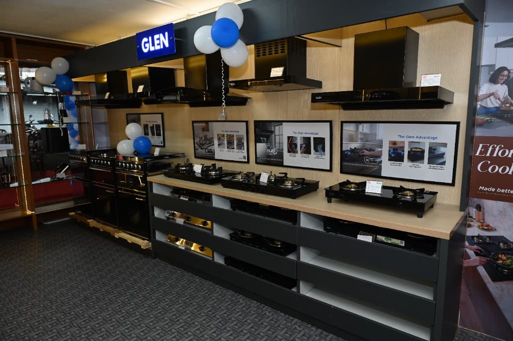 Glen Exclusive Gallery aisle with chimneys and ranges